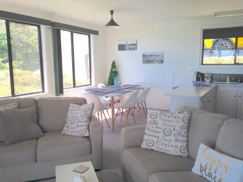 KINGFISHER COTTAGE Beachfront At The Binalong Bay - Nambucca Heads Accommodation 24