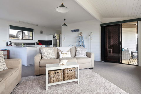 KINGFISHER COTTAGE Beachfront At The Binalong Bay - Nambucca Heads Accommodation 22
