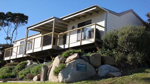 KINGFISHER COTTAGE Beachfront At The Binalong Bay - Nambucca Heads Accommodation 0