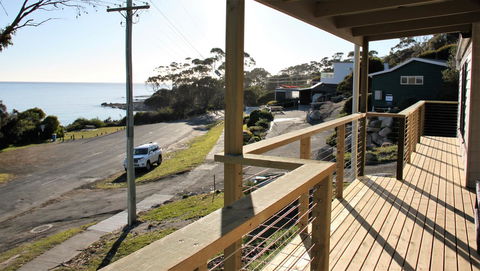 KINGFISHER COTTAGE Beachfront At The Binalong Bay - Nambucca Heads Accommodation 9