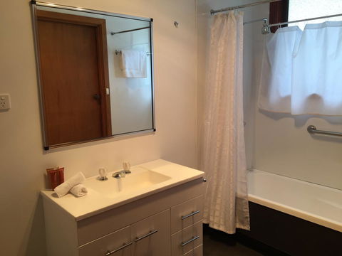 Regatta Point Tavern & Holiday Villas - Nambucca Heads Accommodation 3