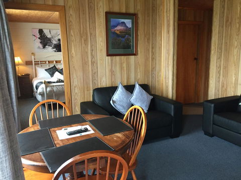 Regatta Point Tavern & Holiday Villas - Nambucca Heads Accommodation 13