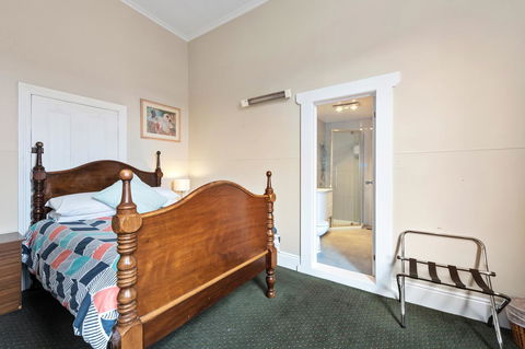 Empire Hotel Queenstown - Nambucca Heads Accommodation 1