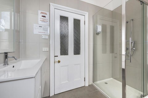 Empire Hotel Queenstown - Nambucca Heads Accommodation 10