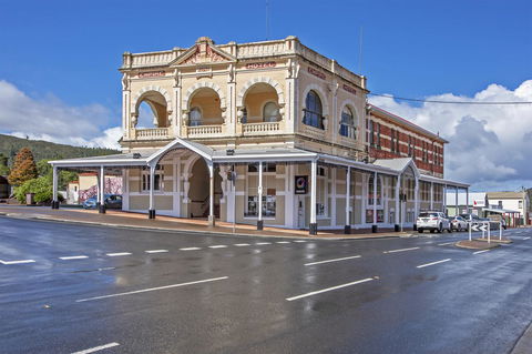 Empire Hotel Queenstown - Nambucca Heads Accommodation 0
