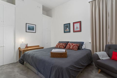 WEST NEST | Classic 3BR Hobart Terrace BEST Location, View, Close To City - Nambucca Heads Accommodation 11