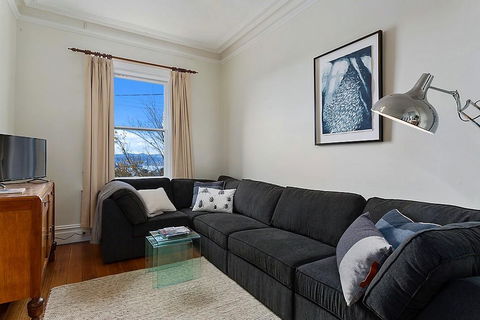 WEST NEST | Classic 3BR Hobart Terrace BEST Location, View, Close To City - Nambucca Heads Accommodation 3