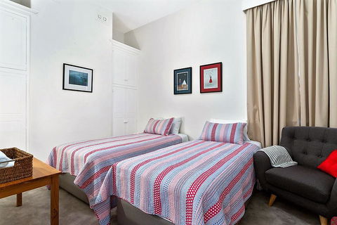 WEST NEST | Classic 3BR Hobart Terrace BEST Location, View, Close To City - Nambucca Heads Accommodation 12