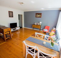 Flora Hill Creek Views - Nambucca Heads Accommodation