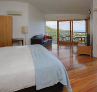 Chris's Beacon Point Restaurant  Villas - Nambucca Heads Accommodation