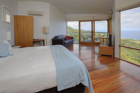 Chris\'s Beacon Point Restaurant & Villas - Nambucca Heads Accommodation 0
