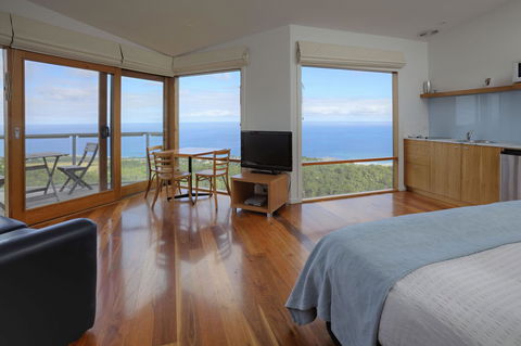 Chris\'s Beacon Point Restaurant & Villas - Nambucca Heads Accommodation 2