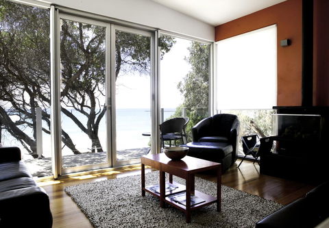 Battery Cove Beach Front Apartment - Nambucca Heads Accommodation 2