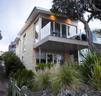 Battery Cove Beach Front Apartment - Nambucca Heads Accommodation