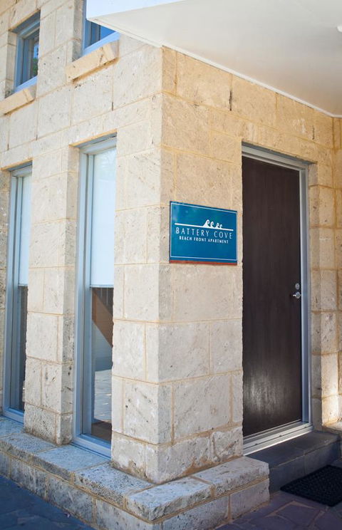 Battery Cove Beach Front Apartment - Nambucca Heads Accommodation 6