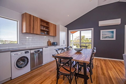 Island Getaway Cape Woolamai - Nambucca Heads Accommodation 4