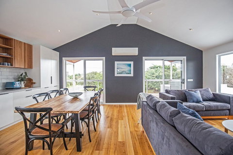 Island Getaway Cape Woolamai - Nambucca Heads Accommodation 2