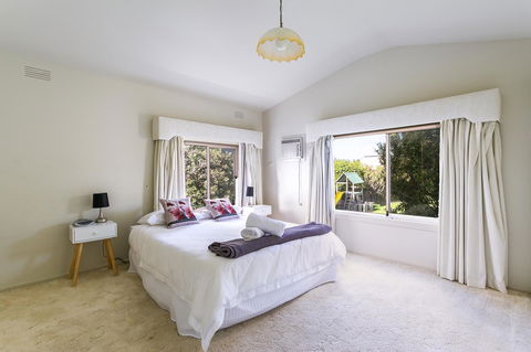 Beach Front Beauty - Ocean Front Views - Nambucca Heads Accommodation 10