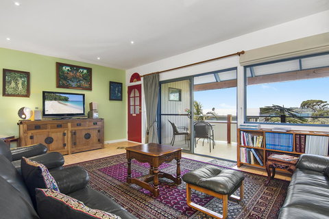 Black Dolphin Beach Penthouse - Nambucca Heads Accommodation 9