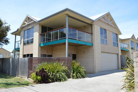 Ocean View Beach House - Nambucca Heads Accommodation 0