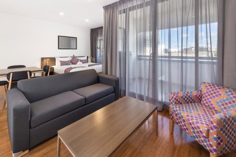 City Edge Dandenong Apartment Hotel - Nambucca Heads Accommodation 0