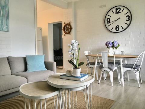 The Wheelhouse - 2BR Waterfront Apt In Town - Nambucca Heads Accommodation 0