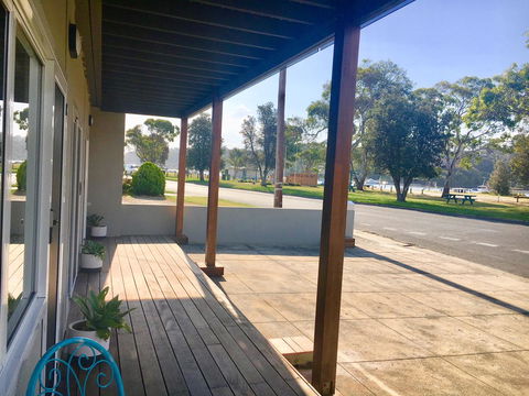 The Wheelhouse - 2BR Waterfront Apt In Town - Nambucca Heads Accommodation 17