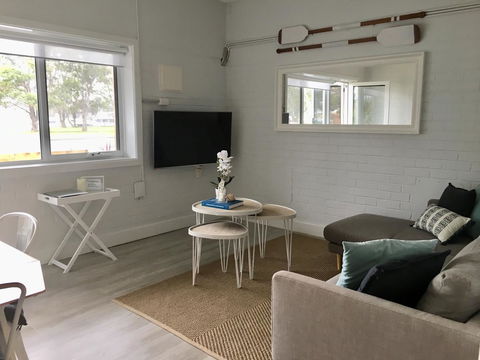 The Wheelhouse - 2BR Waterfront Apt In Town - Nambucca Heads Accommodation 1