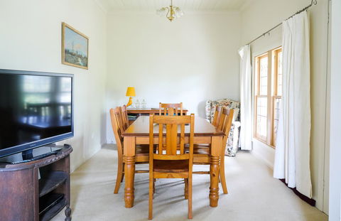 Miss Pym's Cottage - Nambucca Heads Accommodation 39