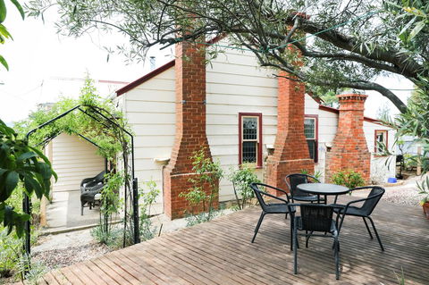 Miss Pym's Cottage - Nambucca Heads Accommodation 4