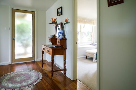 Miss Pym's Cottage - Nambucca Heads Accommodation 8