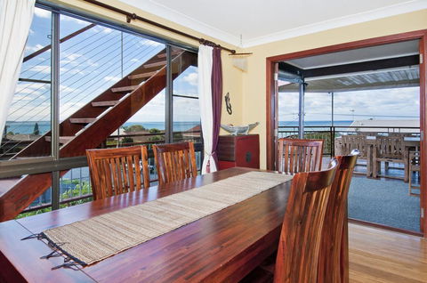 THE BOARDROOM ON BANKSIA - 11 Banksia Ave Bonny Hills - Nambucca Heads Accommodation 2