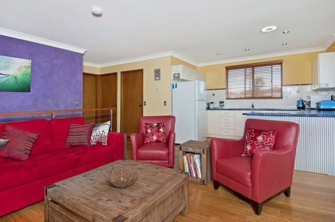 THE BOARDROOM ON BANKSIA - 11 Banksia Ave Bonny Hills - Nambucca Heads Accommodation 0