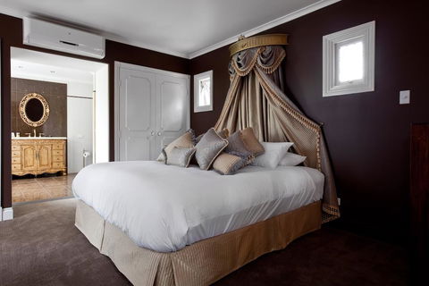 The Castle On Tamborine - Nambucca Heads Accommodation 1