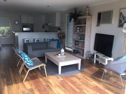 The Esplanade Holiday Home - Nambucca Heads Accommodation 3