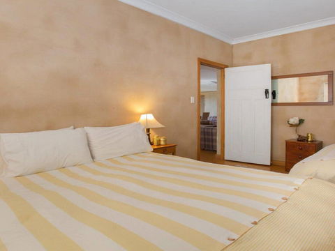 The Farmhouse - Grape Vines And Rolling Green Hills - Nambucca Heads Accommodation 1