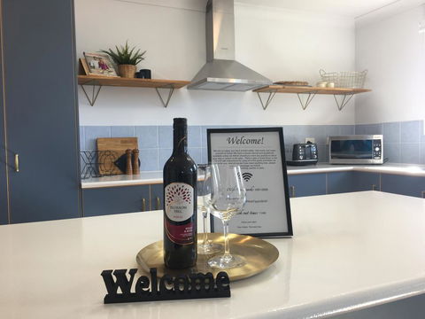 The Gathering Ground - Spacious Entertainer In Toowoomba City - Nambucca Heads Accommodation 2