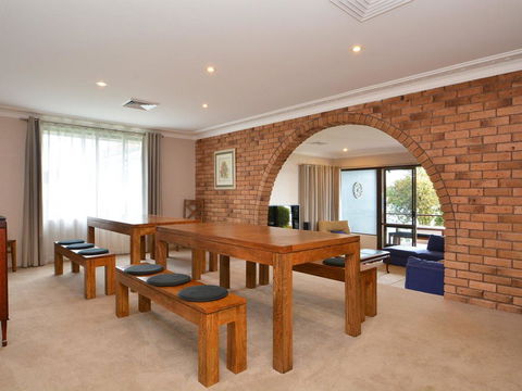 The House On The Lake @ Fishing Point, Lake Macquarie - Honestly Put The Line In And Catch Fish - Nambucca Heads Accommodation 2