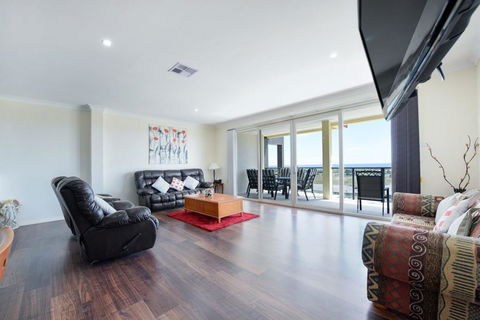 The Oasis - 6 Turnberry Drive, Links Lady Bay - Nambucca Heads Accommodation 1