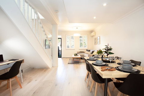 THE RENWICK - Hosted By: L'Abode Accommodation - Nambucca Heads Accommodation 0