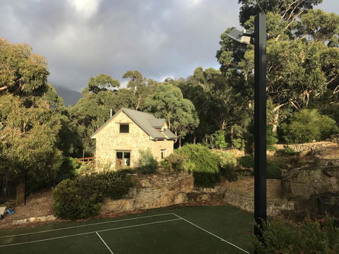 The Stone Cottage (with Tennis Court) - Nambucca Heads Accommodation 2