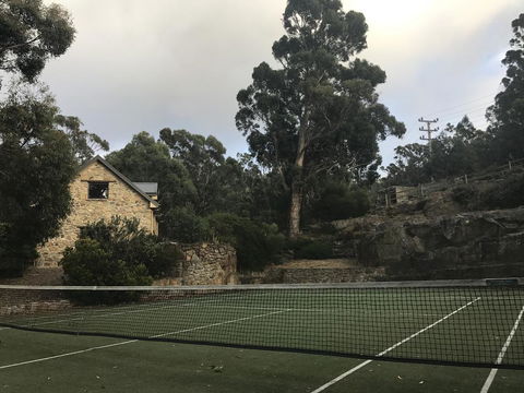 The Stone Cottage (with Tennis Court) - Nambucca Heads Accommodation 3