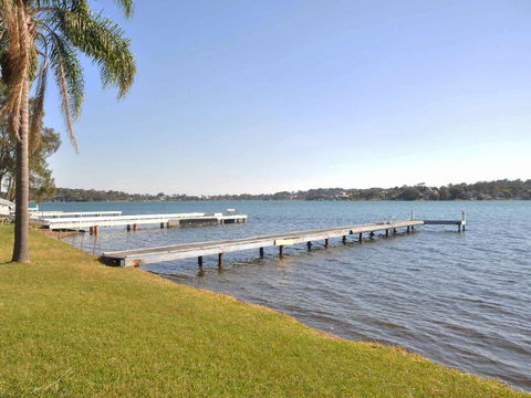 The Studio On The Lake @ Fishing Point, Lake Macquarie - Honestly Put The Line In And Catch Fish - Nambucca Heads Accommodation 0