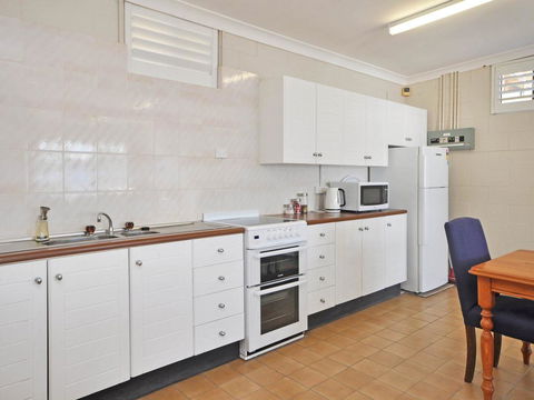 The Studio On The Lake @ Fishing Point, Lake Macquarie - Honestly Put The Line In And Catch Fish - Nambucca Heads Accommodation 3