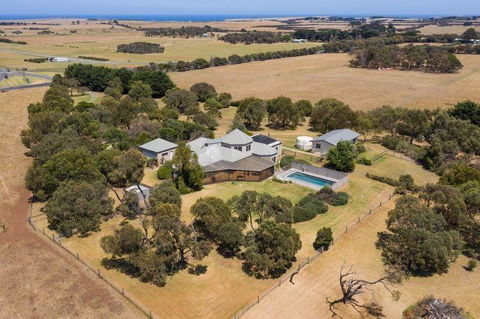 The Track House - Nambucca Heads Accommodation 0