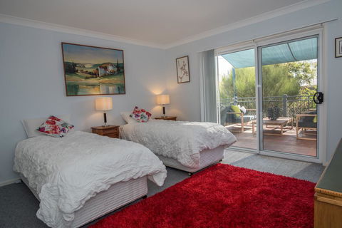 The White House - Nambucca Heads Accommodation 1
