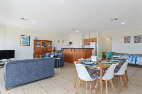 Ticky's Dream - 18 Turnberry Drive - Nambucca Heads Accommodation 3