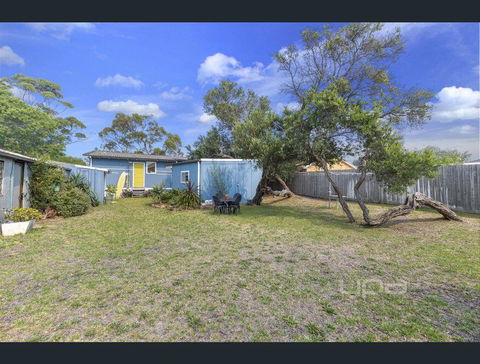 Toot Toot ! 50s Classic Beach House With Bungalow - Nambucca Heads Accommodation 2