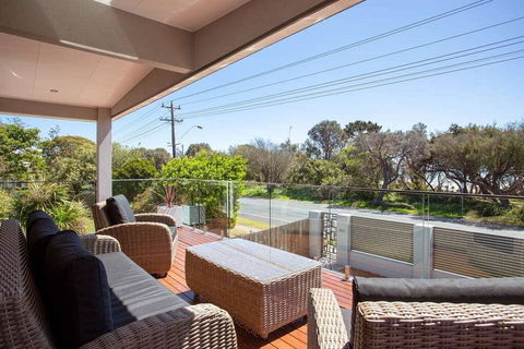 Top Class Beachfront Tootgarook - Nambucca Heads Accommodation 3