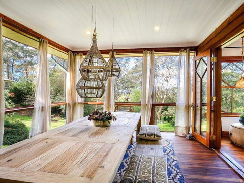 Treetops - Elegant, Inviting, Designer, Cedar Home - Nambucca Heads Accommodation 1